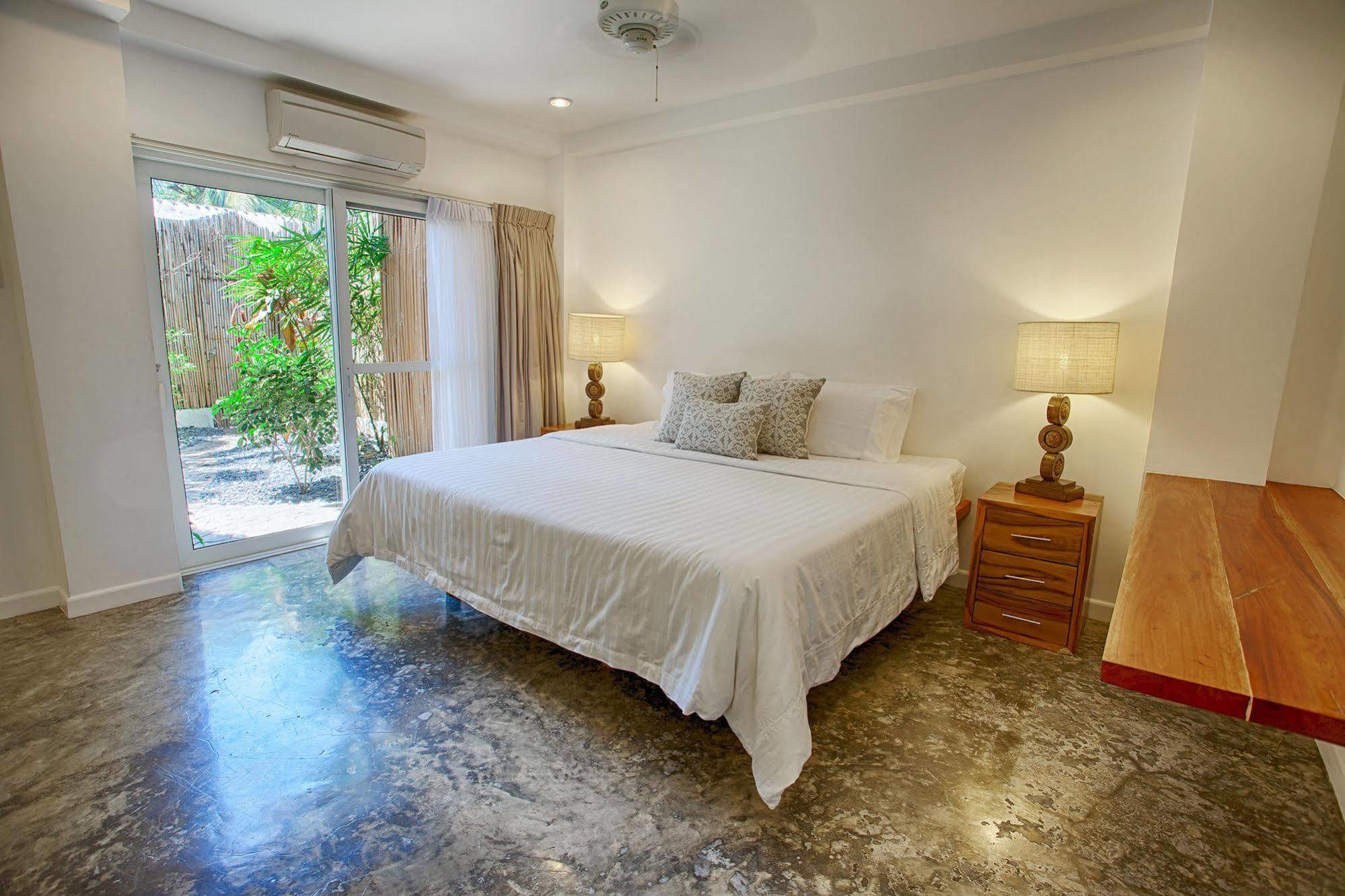 Salaya Beach Houses Dumaguete City Exterior photo